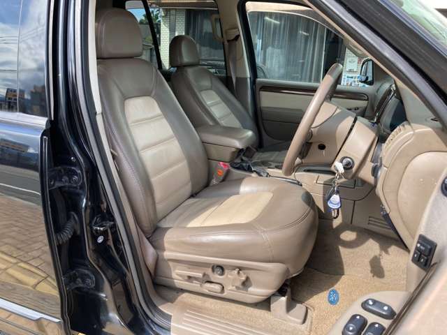 2002 Ford Explorer – thumbnail 2