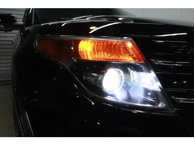 2011 Ford Explorer – thumbnail 3