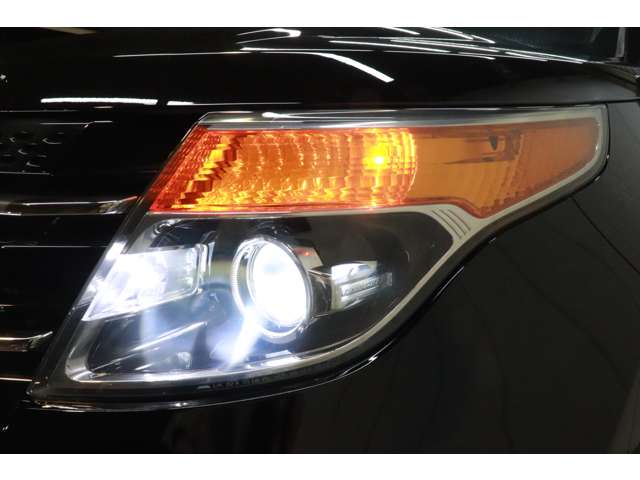 2011 Ford Explorer – thumbnail 4