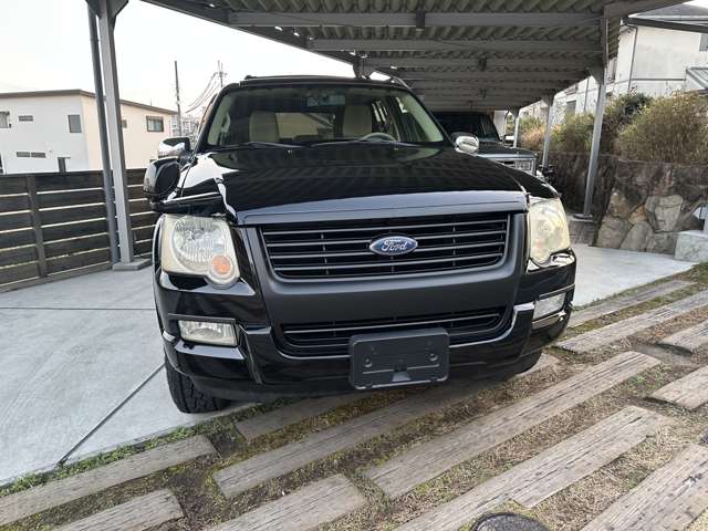 2010 Ford Explorer – thumbnail 2