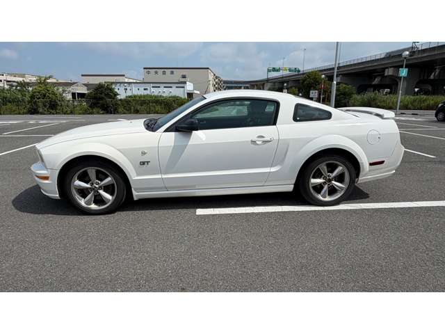 2006 Ford Mustang – thumbnail 4