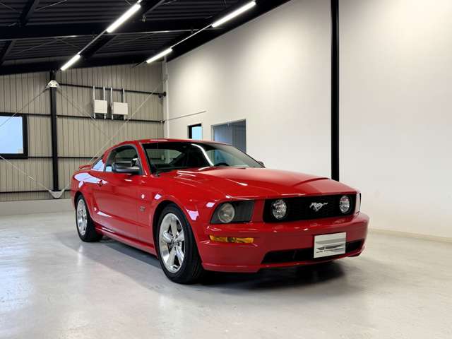 2007 Ford Mustang – thumbnail 2