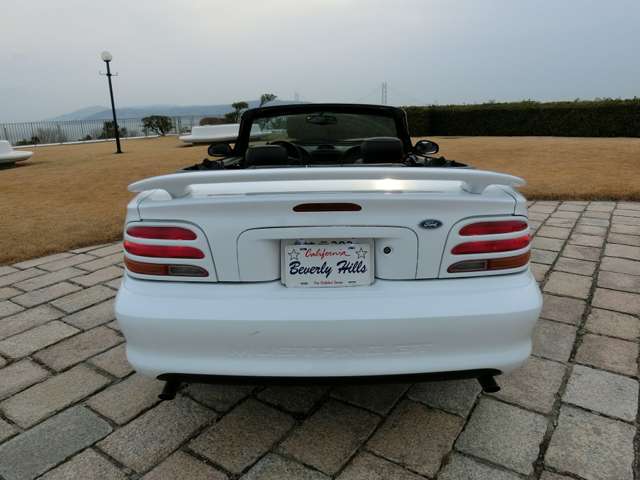 1994 Ford Mustang Convertible – thumbnail 4