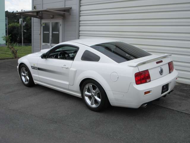 2008 Ford Mustang – thumbnail 3