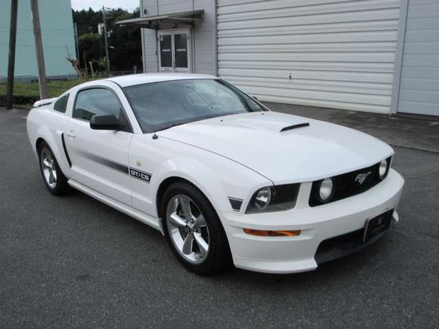 2008 Ford Mustang – thumbnail 4