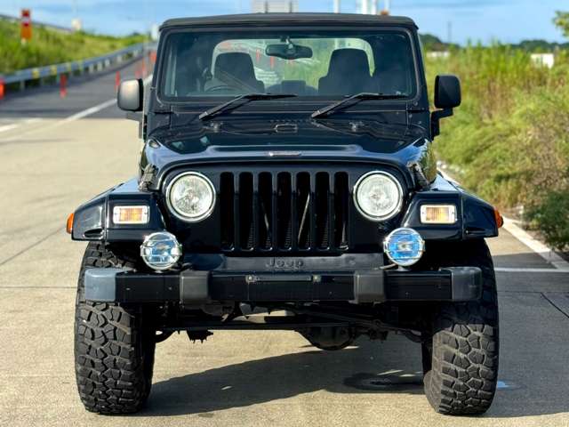 2005 Jeep Wrangler – thumbnail 3