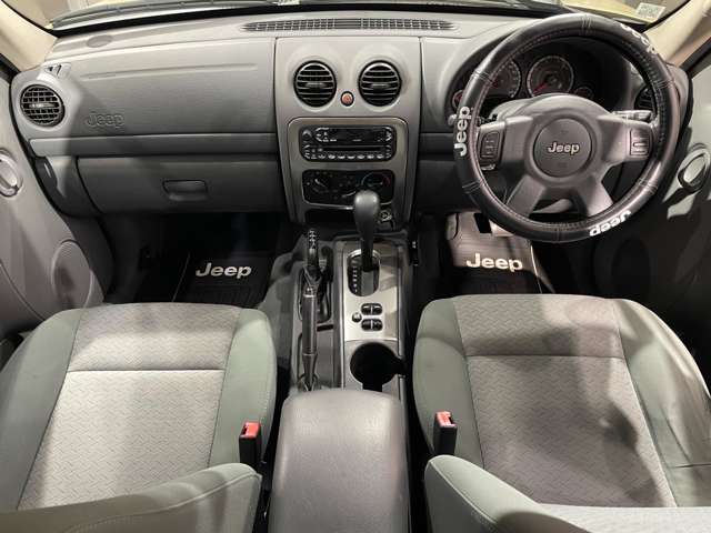 2006 Jeep Cherokee – thumbnail 3