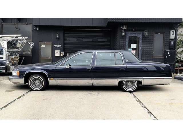 1994 Cadillac Fleetwood – thumbnail 3