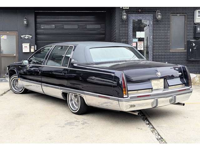 1994 Cadillac Fleetwood – thumbnail 4