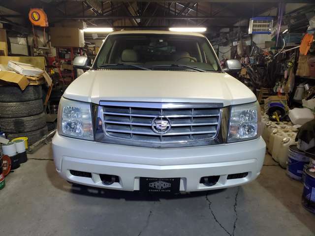 2004 Cadillac Escalade – thumbnail 3
