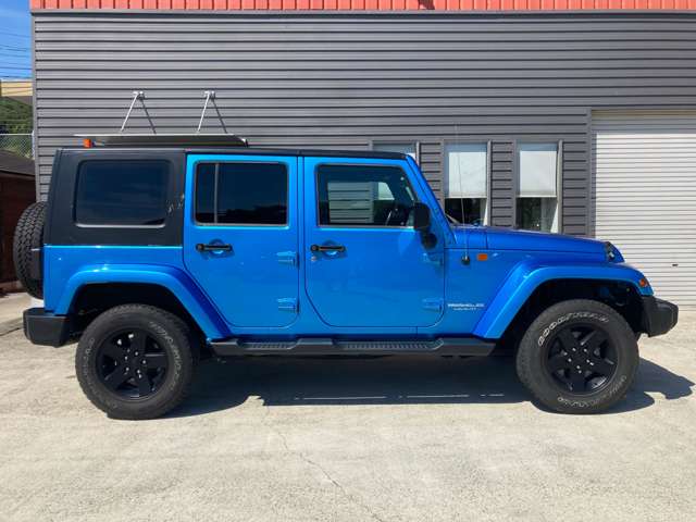 2010 Jeep Wrangler – thumbnail 4