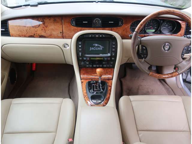 2004 Jaguar XJ – thumbnail 3