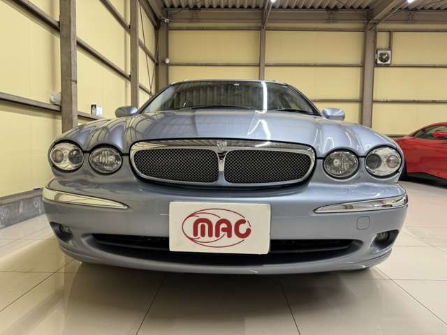 2009 Jaguar X-Type Estate – thumbnail 2