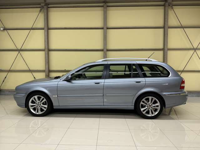 2009 Jaguar X-Type Estate – thumbnail 3