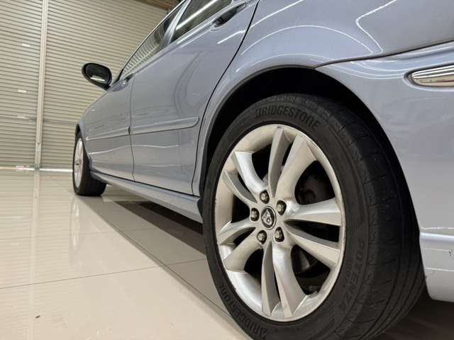 2009 Jaguar X-Type Estate – thumbnail 4