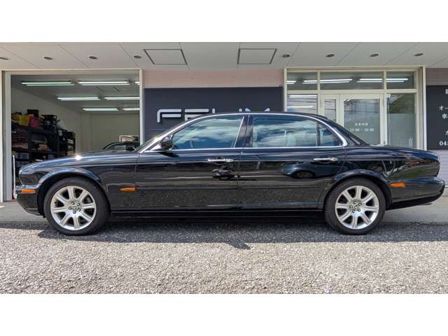 2004 Jaguar XJ – thumbnail 4