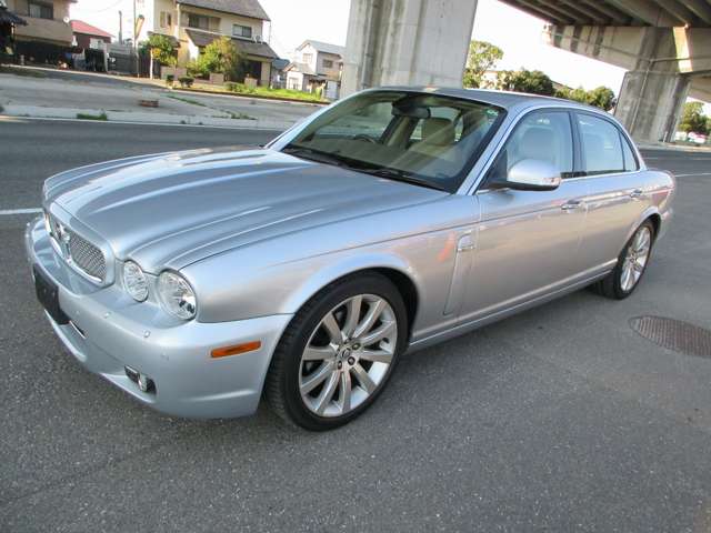 2009 Jaguar XJ – thumbnail 3