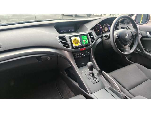 2011 Honda Accord Tourer – thumbnail 2