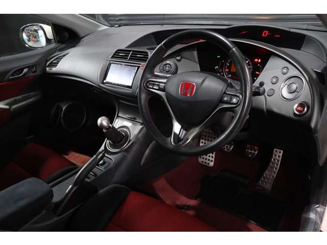 2011 Honda Civic Type R Euro – thumbnail 4