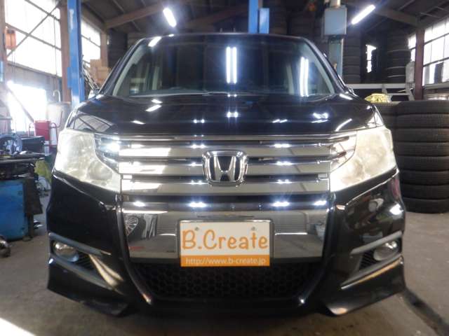2011 Honda Stepwgn – thumbnail 2
