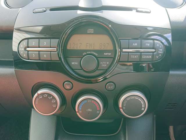 2011 Mazda Demio – thumbnail 4