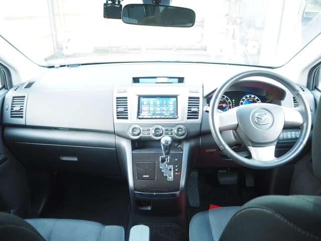 2009 Mazda MPV – thumbnail 2