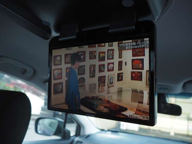 2009 Mazda MPV – thumbnail 3