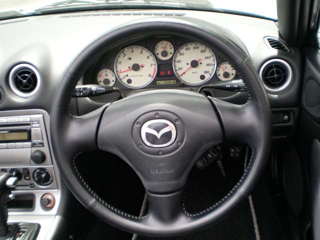2003 Mazda Roadster – thumbnail 4