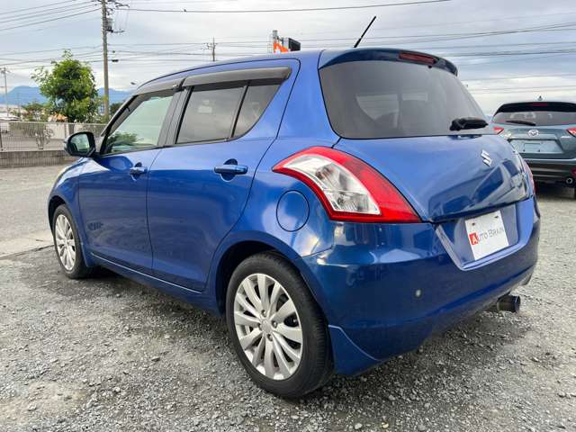 2011 Suzuki Swift – thumbnail 4
