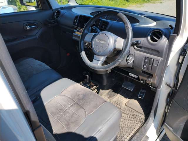 2011 Daihatsu Tanto – thumbnail 3