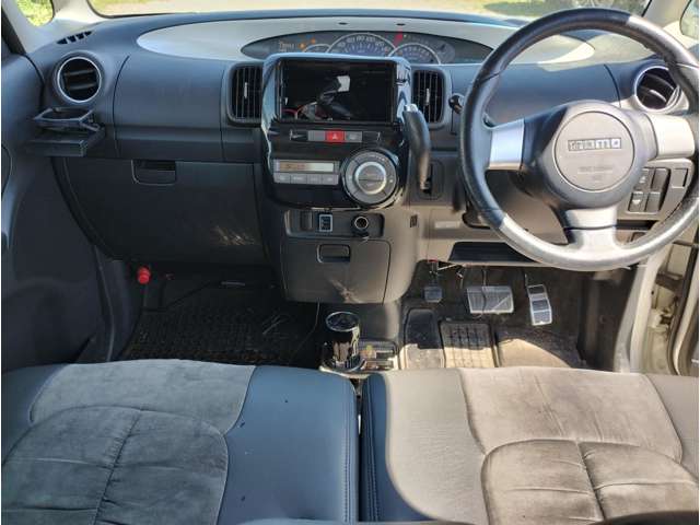 2011 Daihatsu Tanto – thumbnail 4