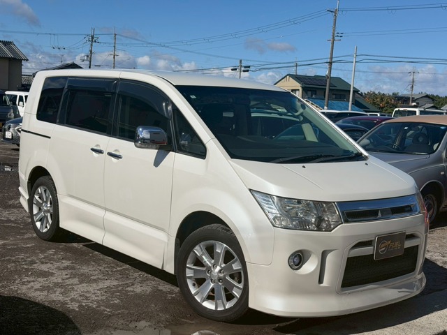 2010 Mitsubishi Delica D:5