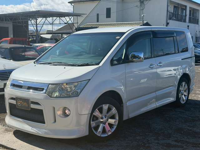 2010 Mitsubishi Delica D:5 – thumbnail 3