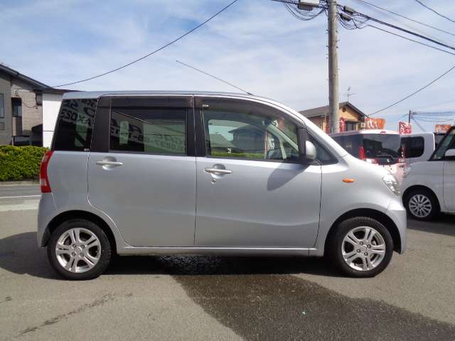 2011 Daihatsu Tanto Exe – thumbnail 4