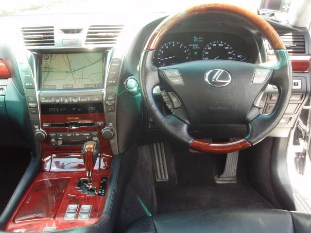 2006 Lexus LS – thumbnail 2