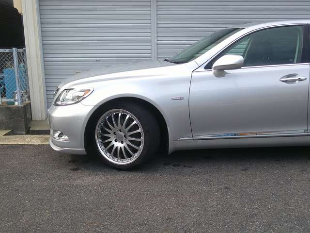 2007 Lexus LS – thumbnail 3