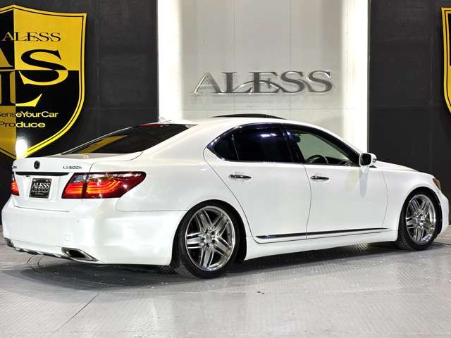 2010 Lexus LS Hybrid – thumbnail 3
