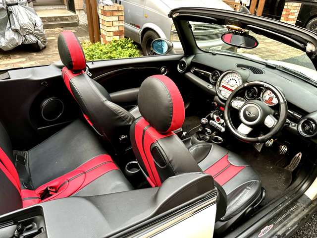2009 MINI Mni Convertible – thumbnail 2