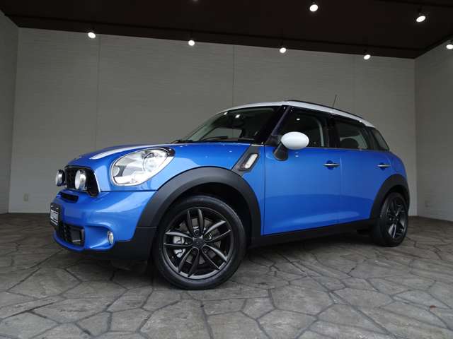 2011 MINI MINI Crossover – thumbnail 2