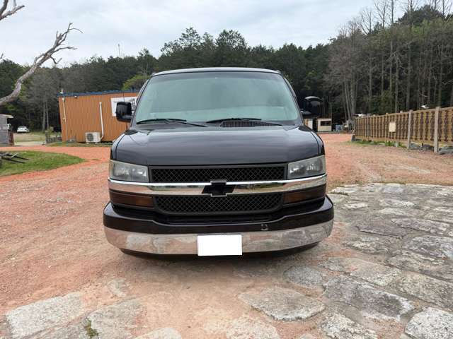 2009 Chevrolet Express – thumbnail 2