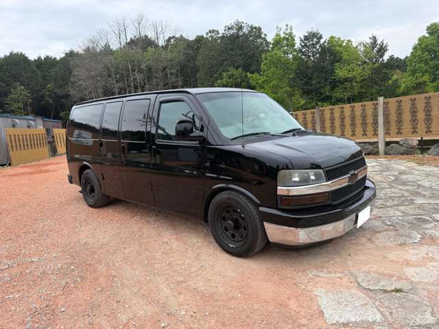 2009 Chevrolet Express – thumbnail 3