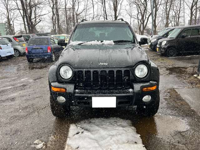 2004 Jeep Cherokee – thumbnail 3