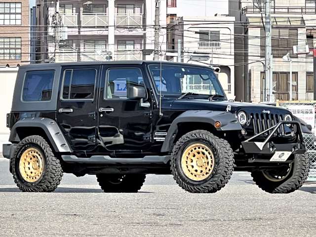 2010 Jeep Wrangler – thumbnail 3