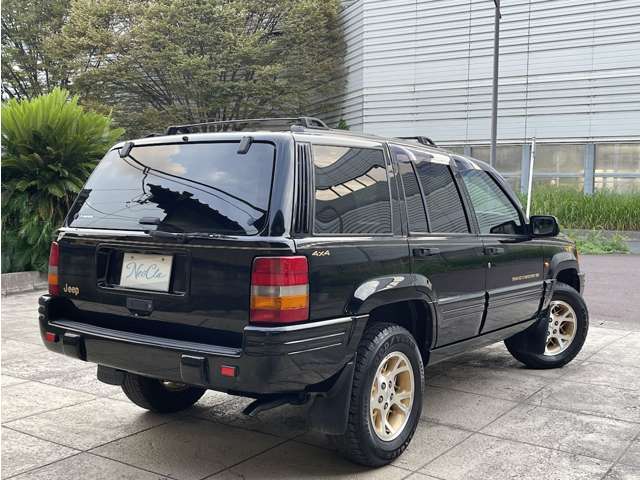 1996 Jeep Grand Cherokee – thumbnail 2
