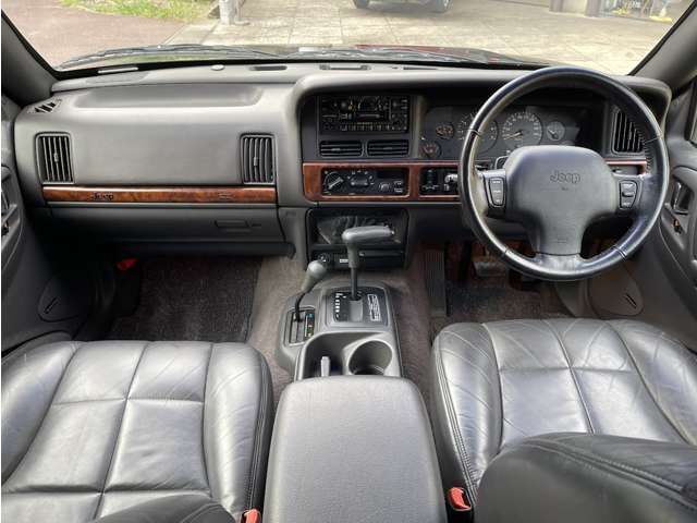 1996 Jeep Grand Cherokee – thumbnail 3