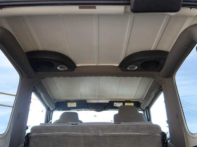 2004 Jeep Wrangler – thumbnail 4