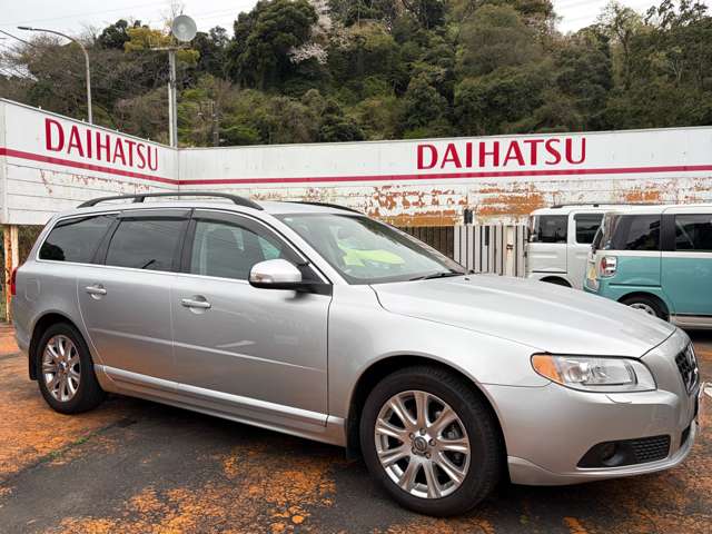 2011 Volvo V70 – thumbnail 3