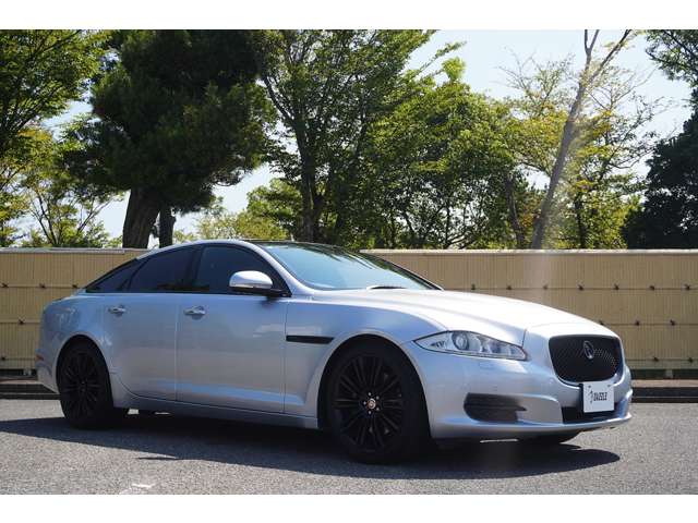 2011 Jaguar XJ – thumbnail 3