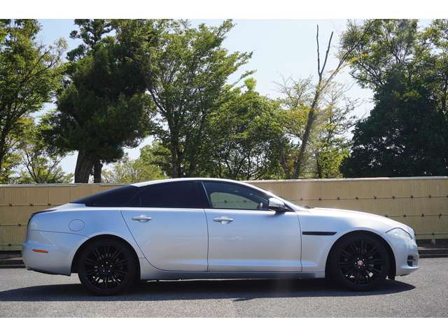 2011 Jaguar XJ – thumbnail 4