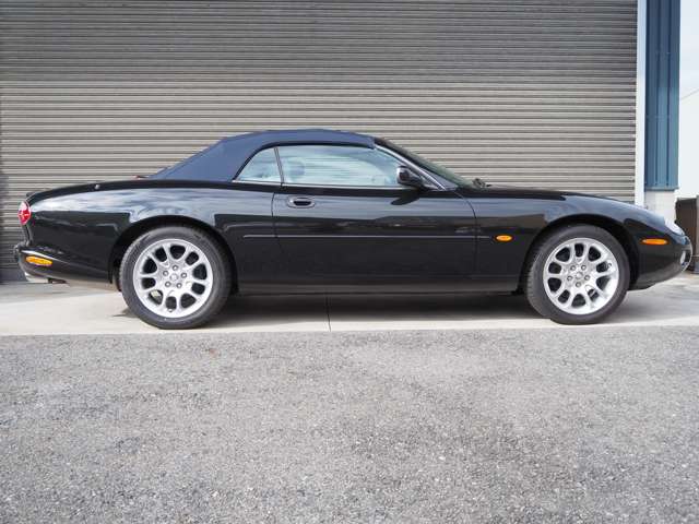 2001 Jaguar XK Series Convertible – thumbnail 4